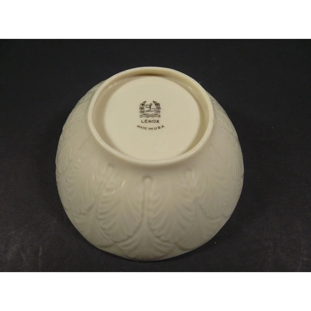 Small Lenox Beautiful Ivory Color Bowl Gold Rim Leaf Design 4 1/2